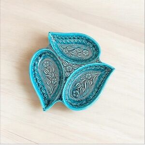 Turquoise Ceramic Leaf-Shaped Dish Set